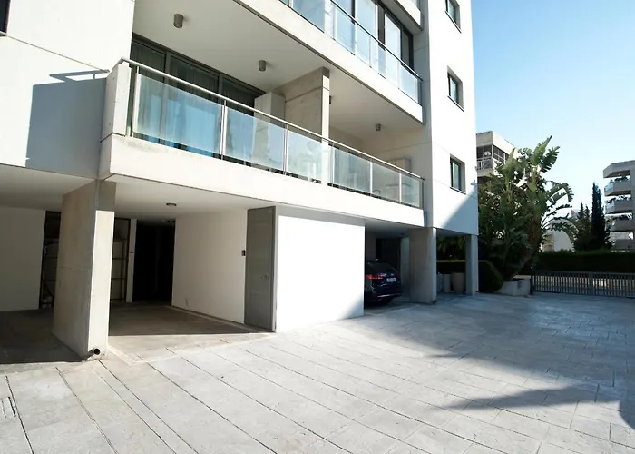Glabur Stays - The Nicosia Elite - Exceptional Top Floor Apartment Nicosia City, Welcomes U!!!